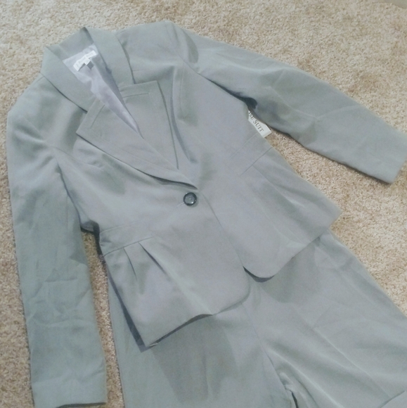 J Rose Women's Suit - Picture 4 of 5